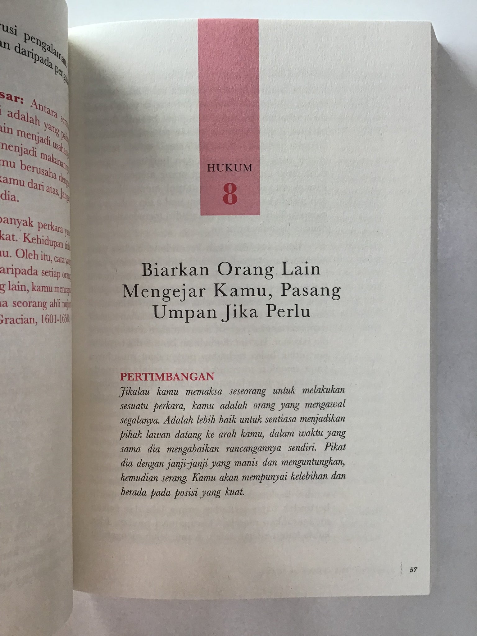 The 48 Laws of Power (Edisi BM Versi Padat)